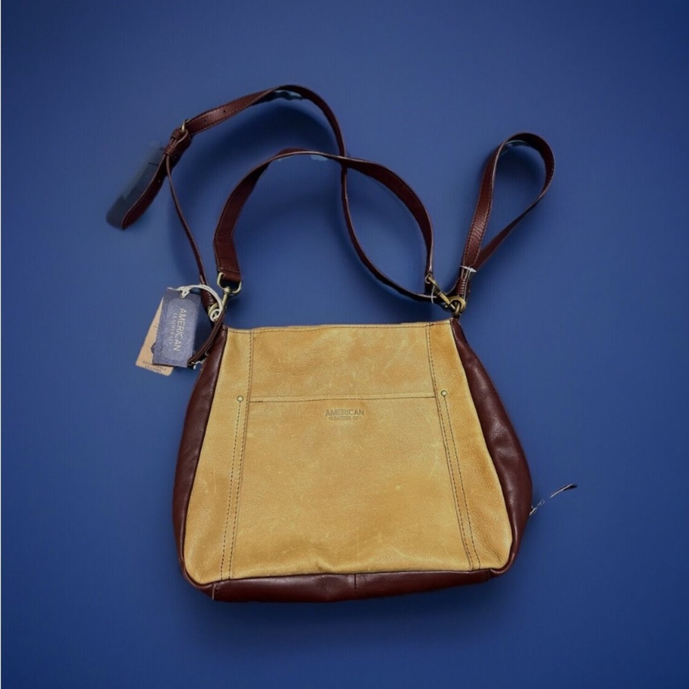 🌼Austin Convertible Crossbody Cordovan & Cafe Latte🌼